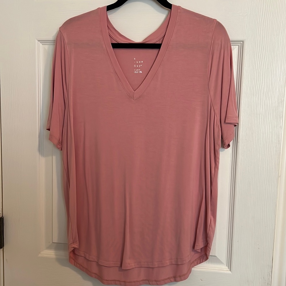 Target A New Day Peachy Pink Short Sleeve V-Neck XL